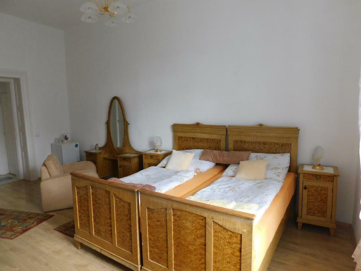 Vila Arnau Hostinné Extérieur photo