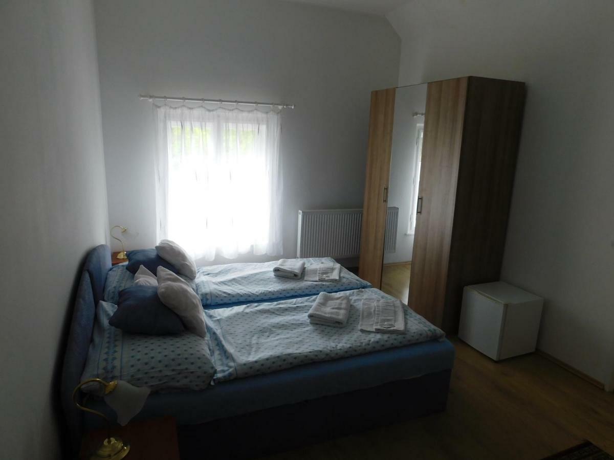 Vila Arnau Hostinné Extérieur photo